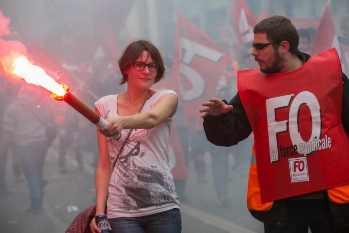 Zakon o radu i zabrana protestovanja