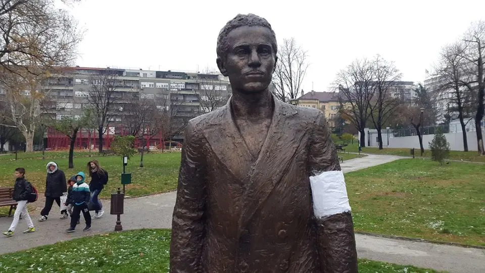 Bele trake - skretanje pogleda