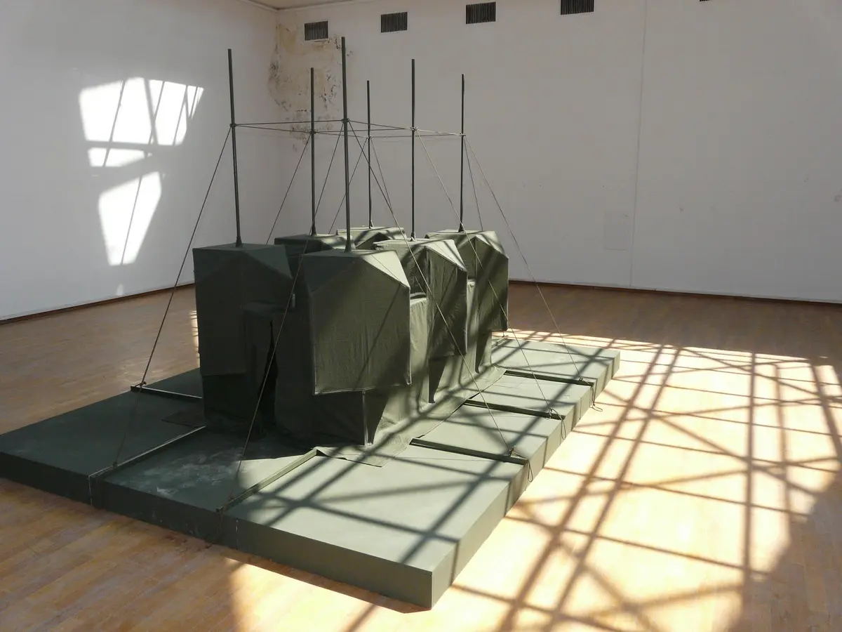 Fotografija sa (ne)izložbe "Šta se dogodilo sa Muzejom savremene umetnosti" (2012); Foto: Vladimir Jerić Vlidi