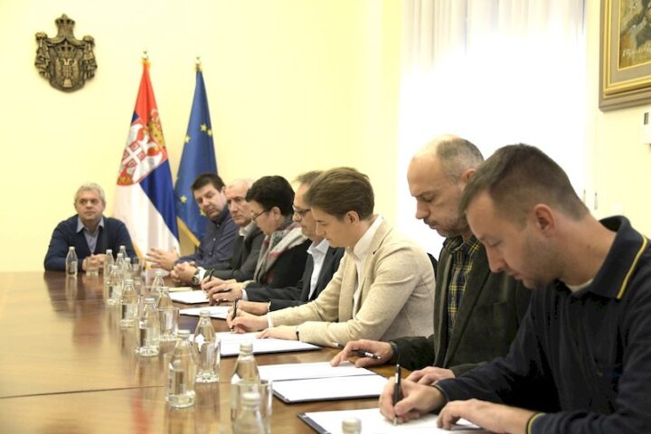 Potpisan sporazum u vladi kojim je završen štrajk u Pošti Srbije