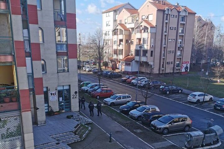 Aktivisti Krova nad glavom i porodica Lalović pod policijskom opsadom