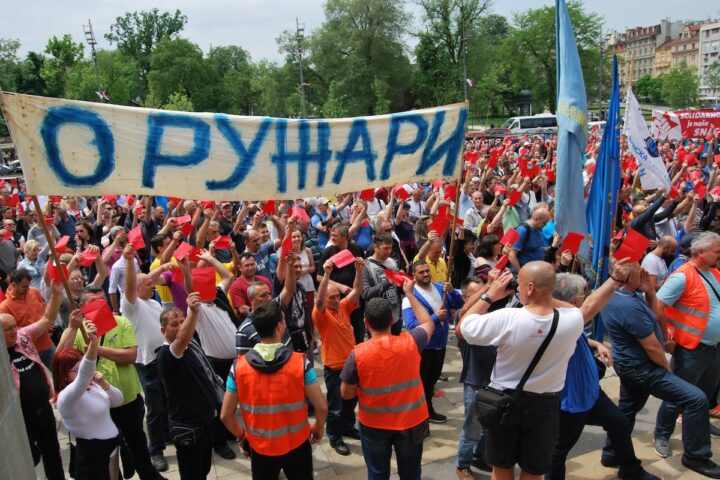 Kolektivno pregovaranje u Srbiji – čemu služi i zašto ne radi?