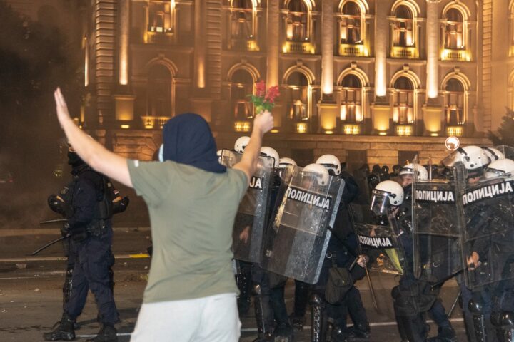 Na šta reaguju nezadovoljni građani na ulicama?