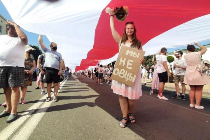 Između čekića i nakovnja: jačaju protesti u Belorusiji
