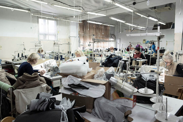 krojačice u fabrici tekstilne industrije