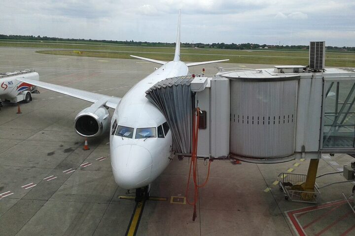 avion na beogradskom aerodromu