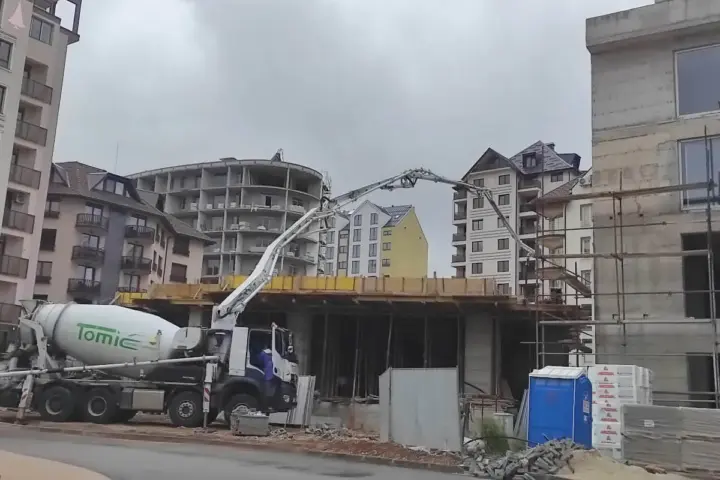 Izgradnja na Zlatiboru