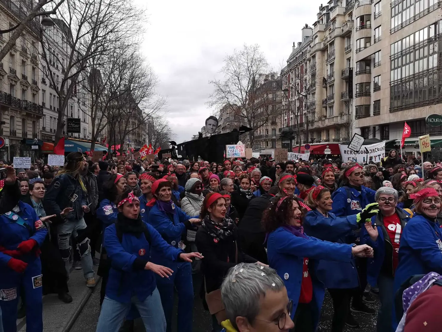 Francuska: masovni protesti i štrajkovi protiv omražene penzione reforme