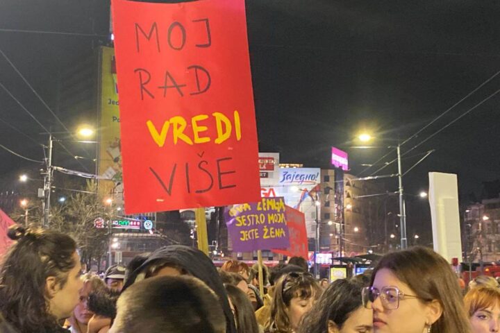 Transparent sa marša za Osmi mart