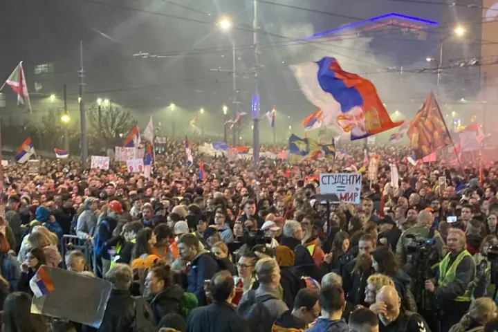 Demonstranti na Slaviji, 15.mart; Foto: Mašina