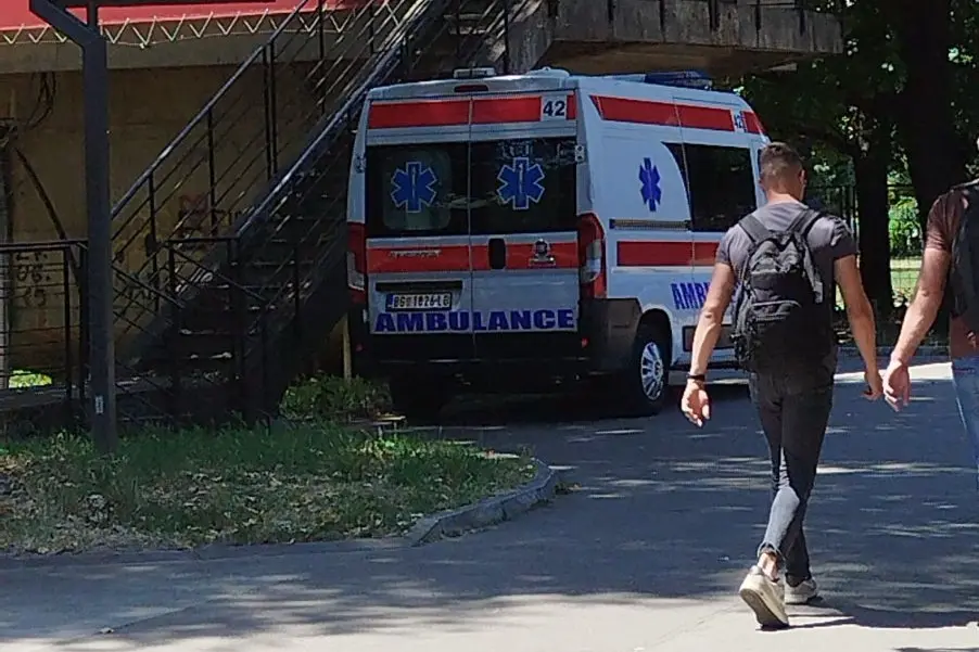 Vozilo Hitne pomoći na Adi Ciganliji; Foto: Pokret Meri