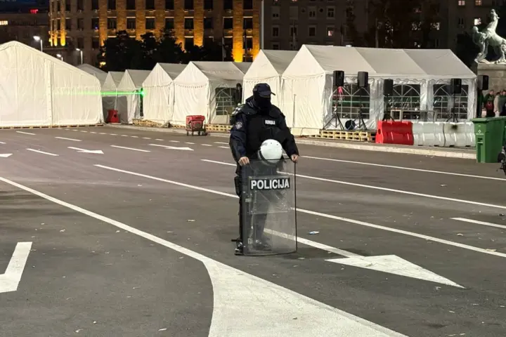 Šatorsko naselje ispred Narodne skupštine