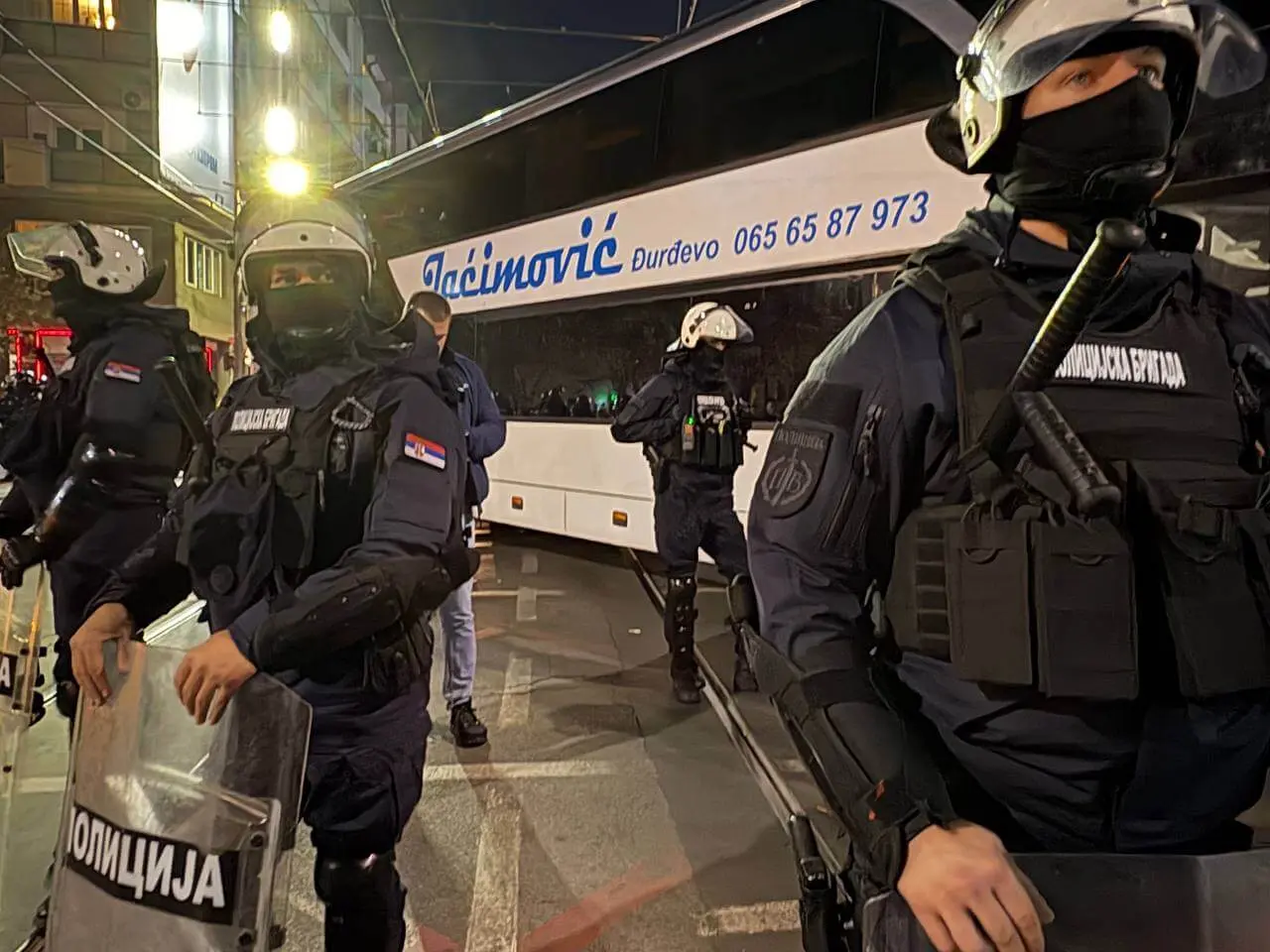 Jaćimović autobus kod Pravnog fakulteta