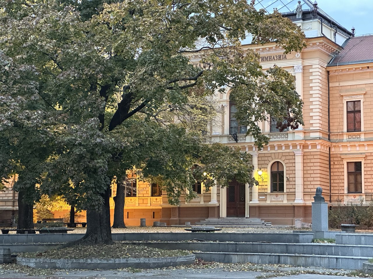 Roditelji učenika Jovine gimnazije ponovo ispred Ministarstva
