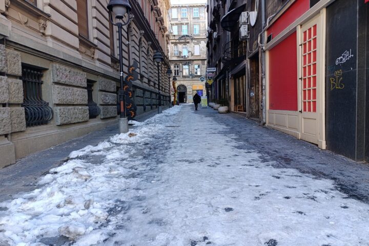 Sneg i led na ulicama u Beogradu; Foto: Mašina.
