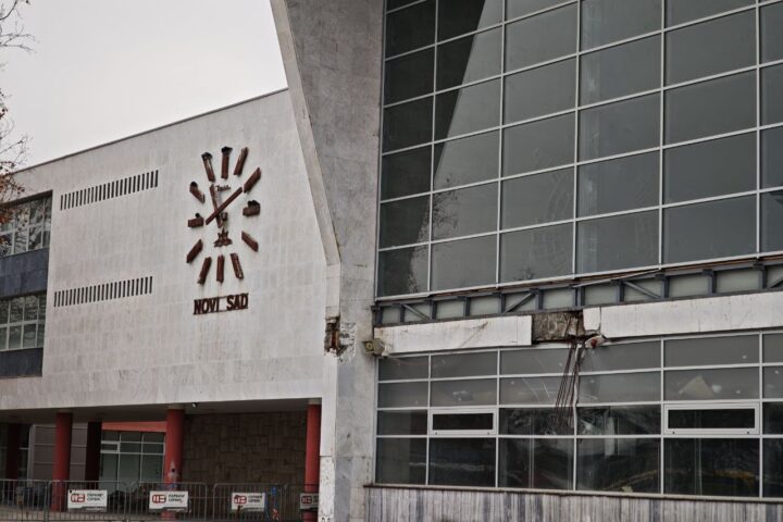 Železnička stanica u Novom Sadu; Foto: Mašina