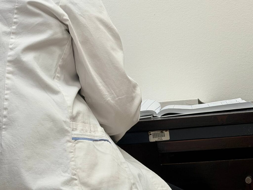 Kandidati bez kandidature, sumnje na broj birača: Protest u Novom Sadu zbog neregularnosti pred izbore za Komoru medicinskih sestara i tehničara