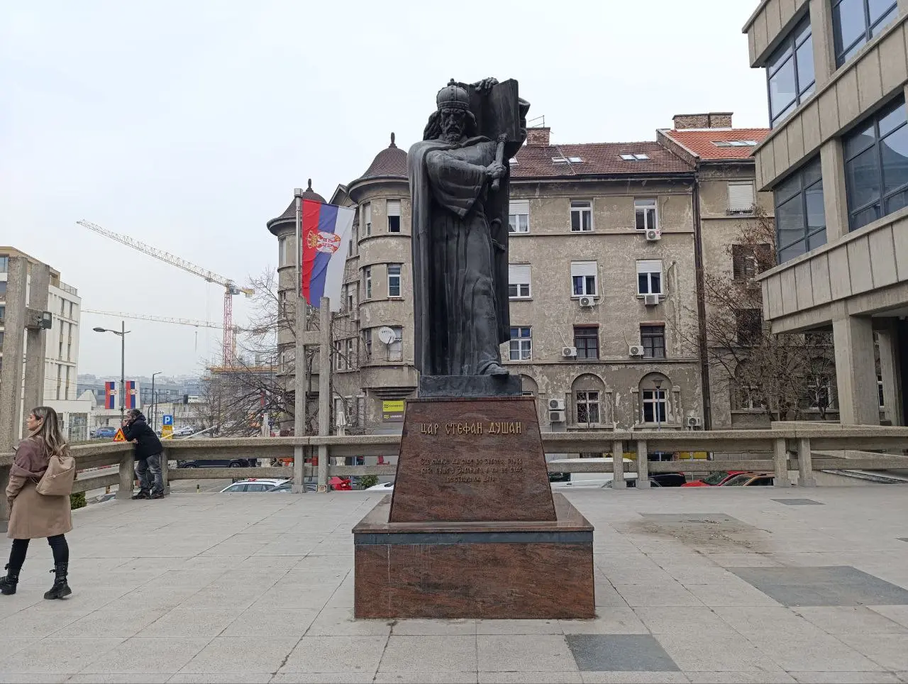 Zgrada Palate pravde, spomenik car stefan dušan