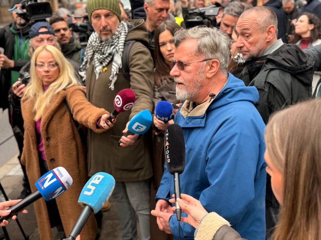 ANEM: Veran Matić napadnut ispred Skupštine Srbije, traži se hitna reakcija institucija