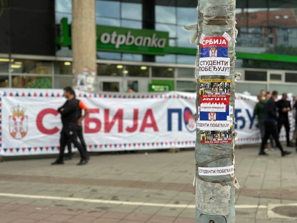Kampanja pre kampanje: Vučić po jugozapadu i centru Srbije dok sever gori, podrška iz inostranstva i fiktivni birački spiskovi