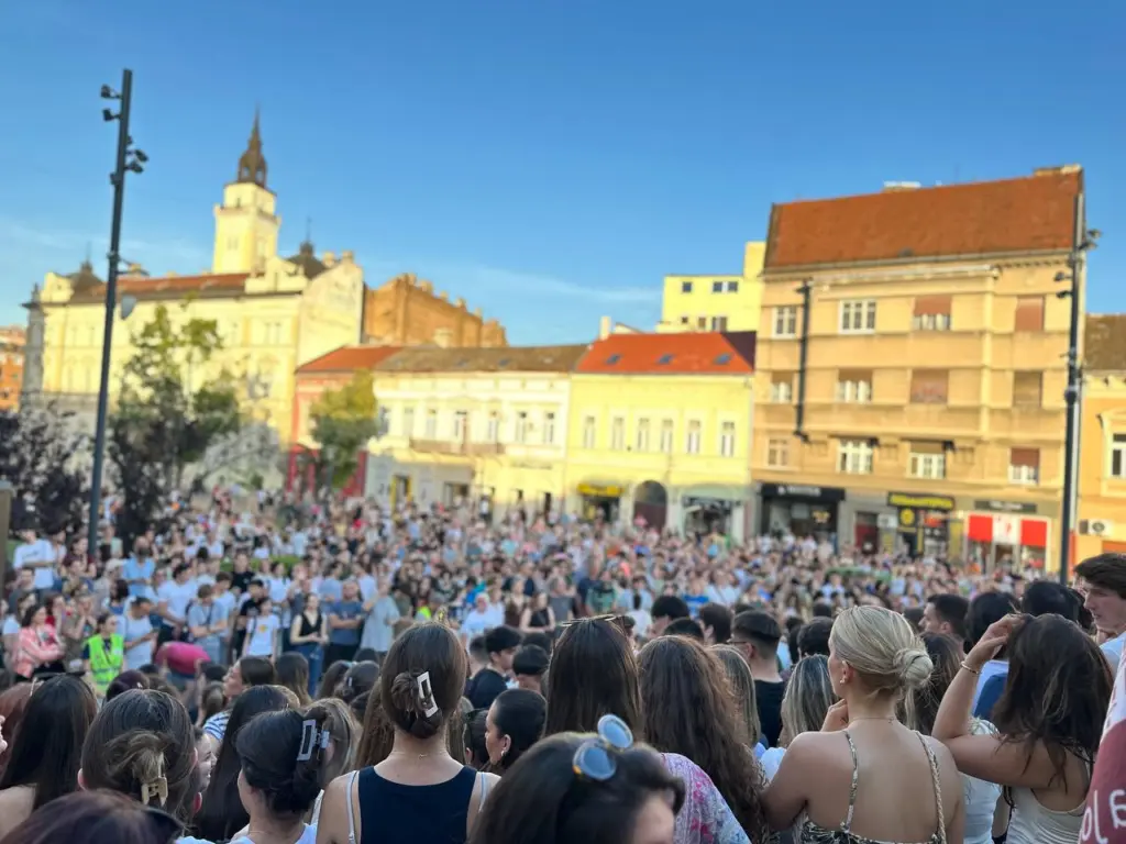 Suspendovani profesori u Jovinoj u rasporedu, a direktor traži zabranu prilaska školi