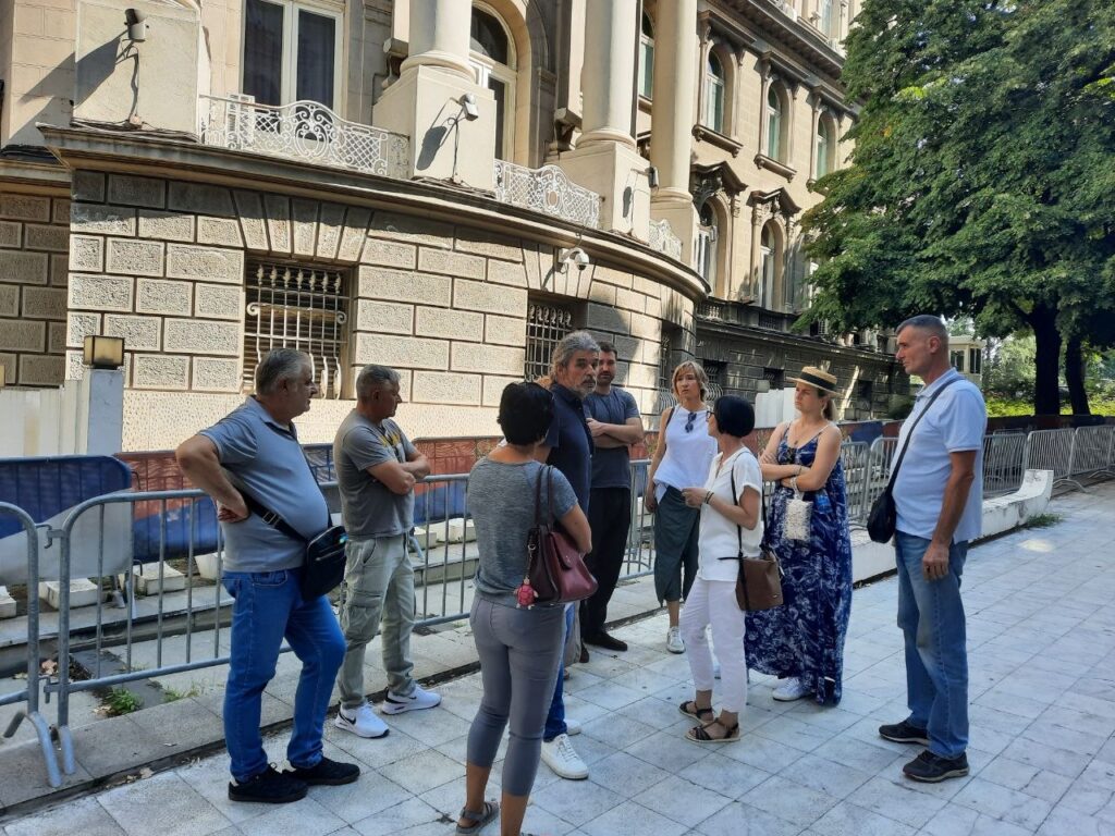 Predstavnici Sindikata Instituta za ratarstvo i povrtarstvo predali otvoreno pismo predsedniku: „Ovo je poslednja adresa kojoj se obraćamo“